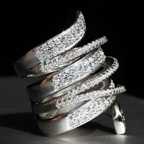 NEW 925 STERLING SILVER DIAMOND RING, CUTE RING, SHINY RING. - Picture 5 of 5